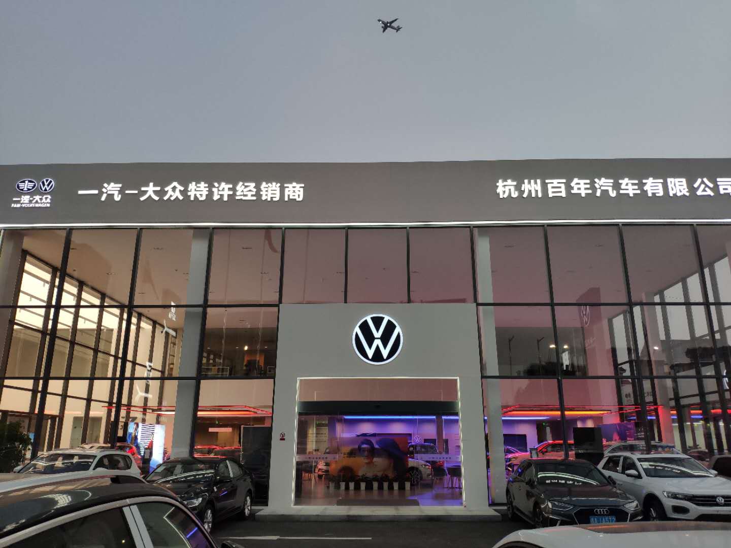 杭州大众4s店的景晴灯光控制系统 广州景晴光电LED控制器D4-P解码器